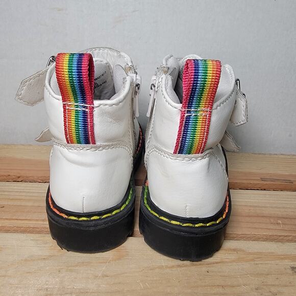 Wonder Nation Toddler Girls Star Buckle Boot - Size 8 - Picture 4 of 6